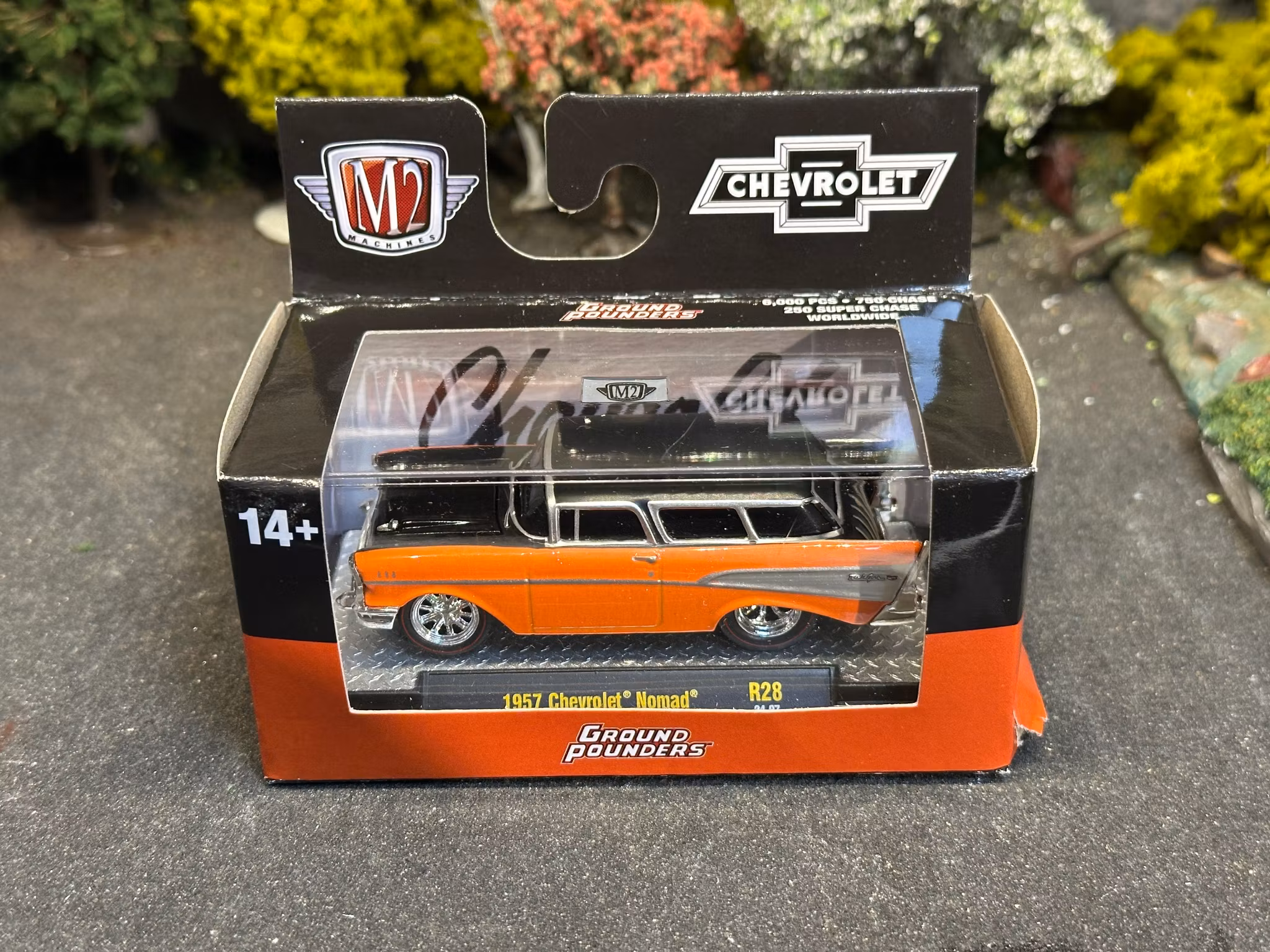 Skala 1/64 M2 - Machines: 1957 Chevrolet Nomad "Grounders Pounders"