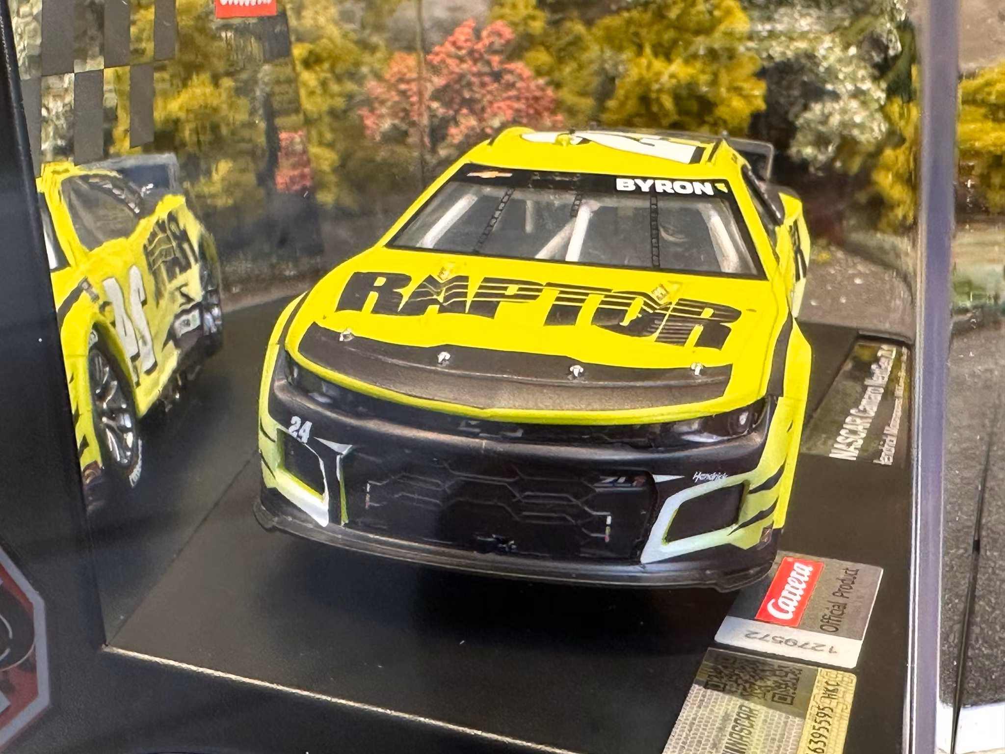 Skala 1/32 Analogue slot car fr Carrera: NASCAR Camaro NextGen ZL1 #24