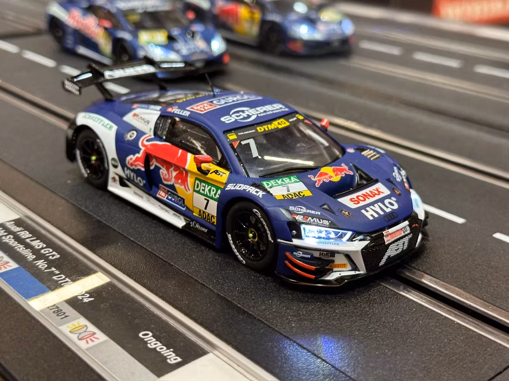 Skala 1/32 Digital/Analog slotcar fr Carrera: Audi R8 LMS GT3 evo II, ABT Sportsline- Red Bull #7 DTM 2024