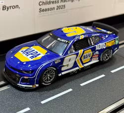 Skala 1/32 Analogue slot car fr Carrera: NASCAR Camaro NextGen ZL1 #9