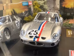 Skala 1/24 Digital/An. slot car fr Carrera: Ferrari 250 GTO GT3, Lim Ed 2024