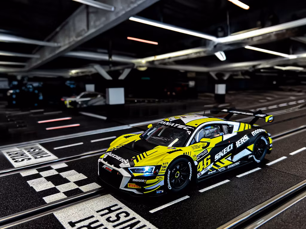 Skala 1/24 Digital/Analog slot car fr Carrera: Audi R8 LMS GT3 evo II, Valentino Rossi #46