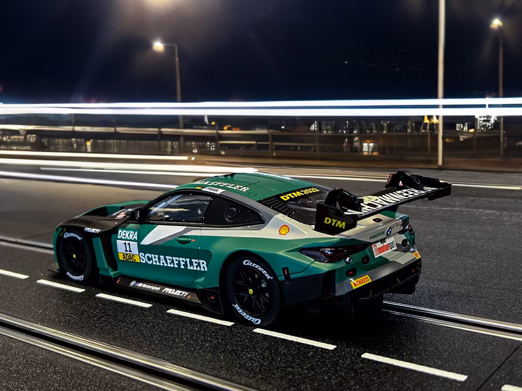 Skala 1/24 Digital/Analog slot car fr Carrera: BMW M4 GT3, Project 1 #11