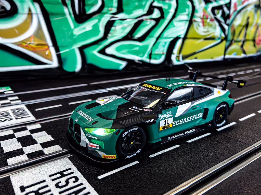 Skala 1/24 Digital/Analog slot car fr Carrera: BMW M4 GT3, Project 1 #11