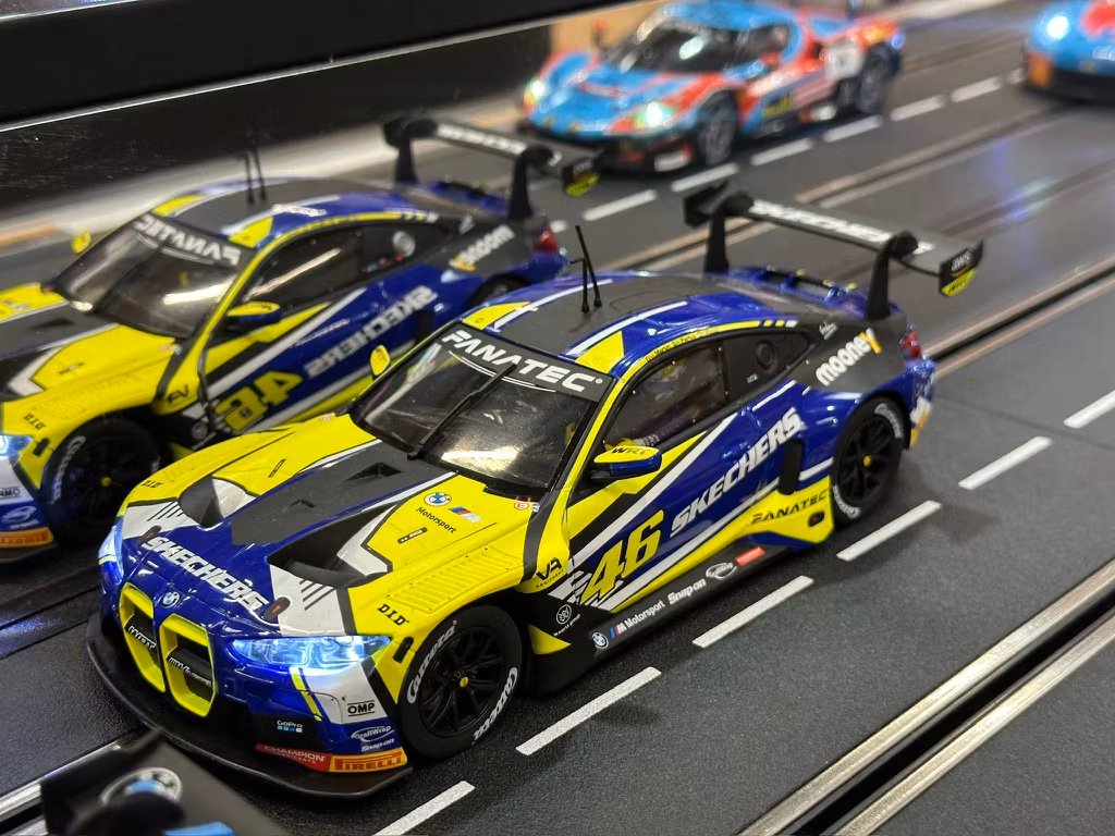 Skala 1/24 Digital/Analog slot car fr Carrera: BMW M4 GT3, Valentino Rossi #46