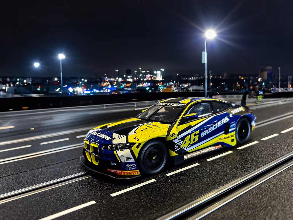 Skala 1/24 Digital/Analog slot car fr Carrera: BMW M4 GT3, Valentino Rossi #46