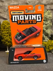 Skala 1/64 Matchbox "Moving Parts" - 1988 Mazda RX7