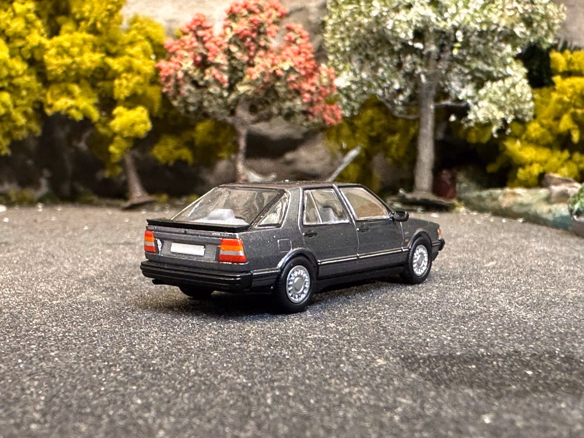 Skala 1/87 - SAAB 9000 CC, Gray fr PCX87