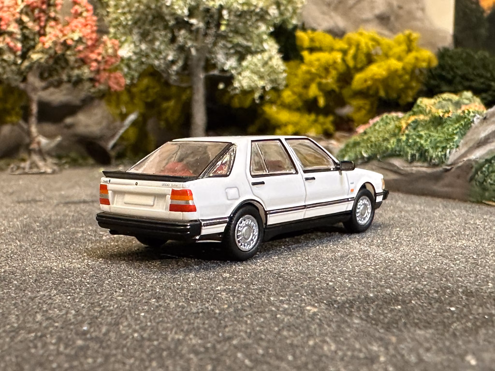 Skala 1/87 - SAAB 9000 CC, White fr PCX87