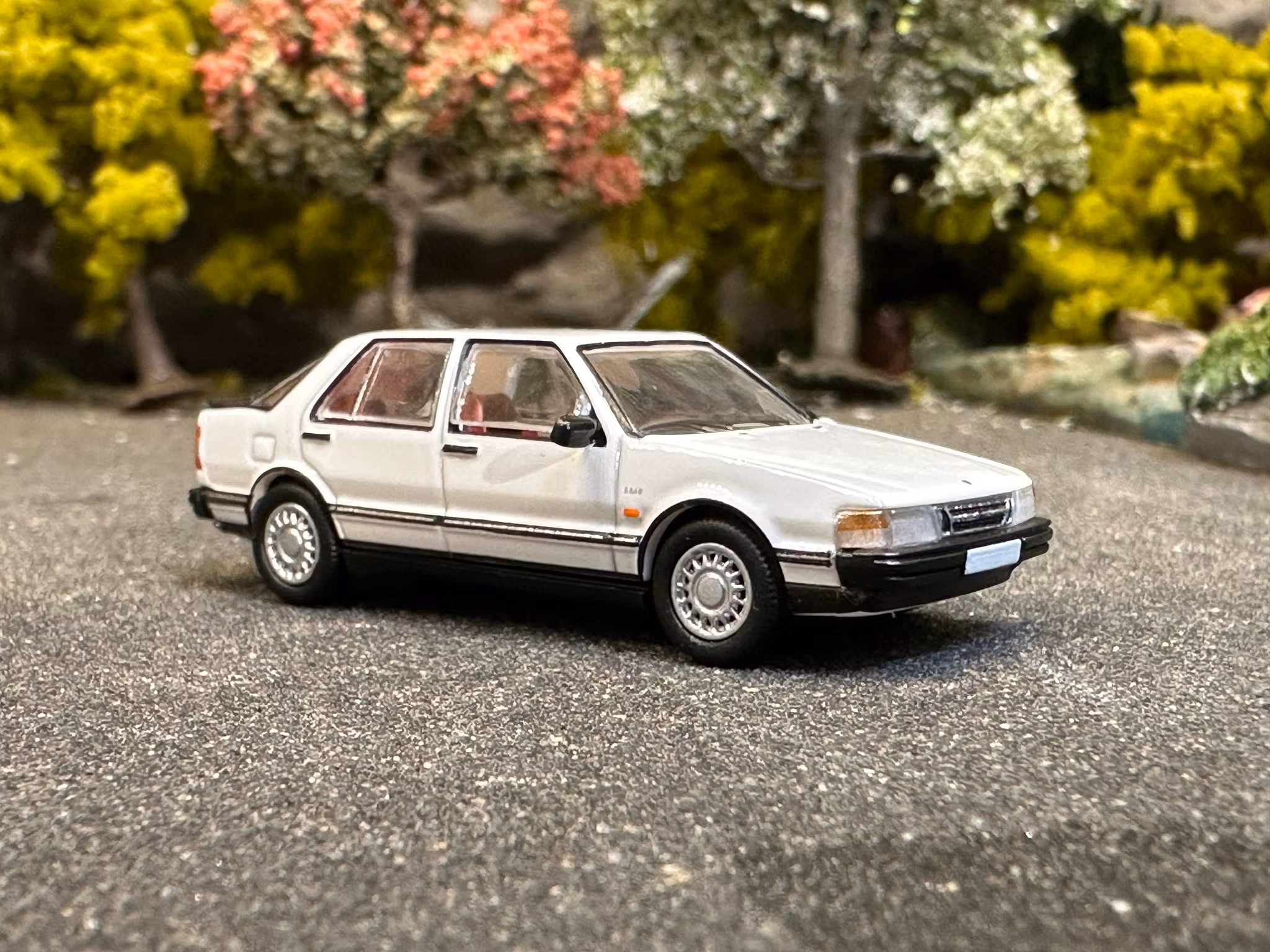 Skala 1/87 - SAAB 9000 CC, White fr PCX87