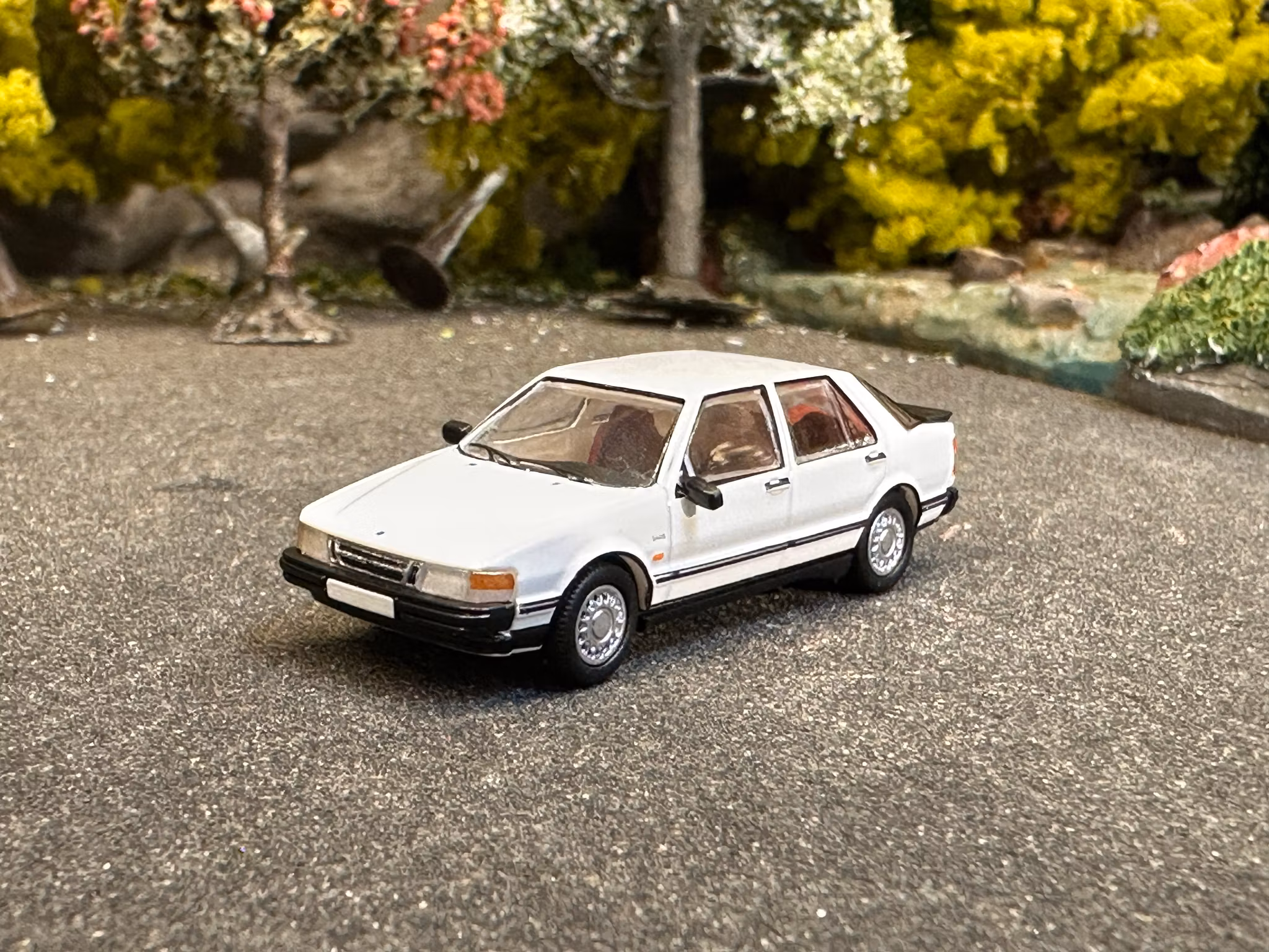 Skala 1/87 - SAAB 9000 CC, White fr PCX87