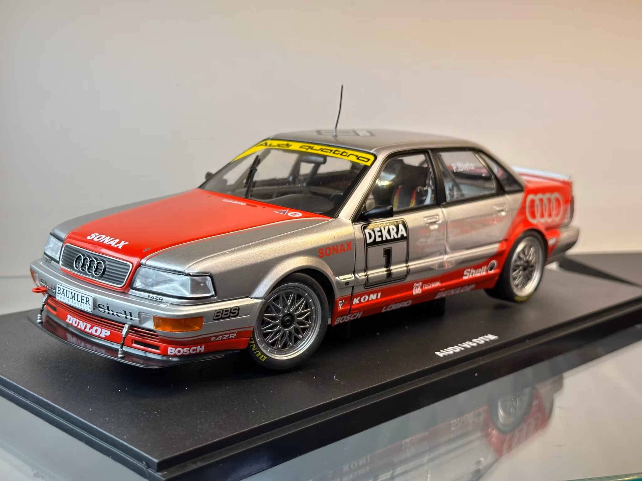 Skala 1/18 Audi V8 DTM #1 F.Biela fr WERK83