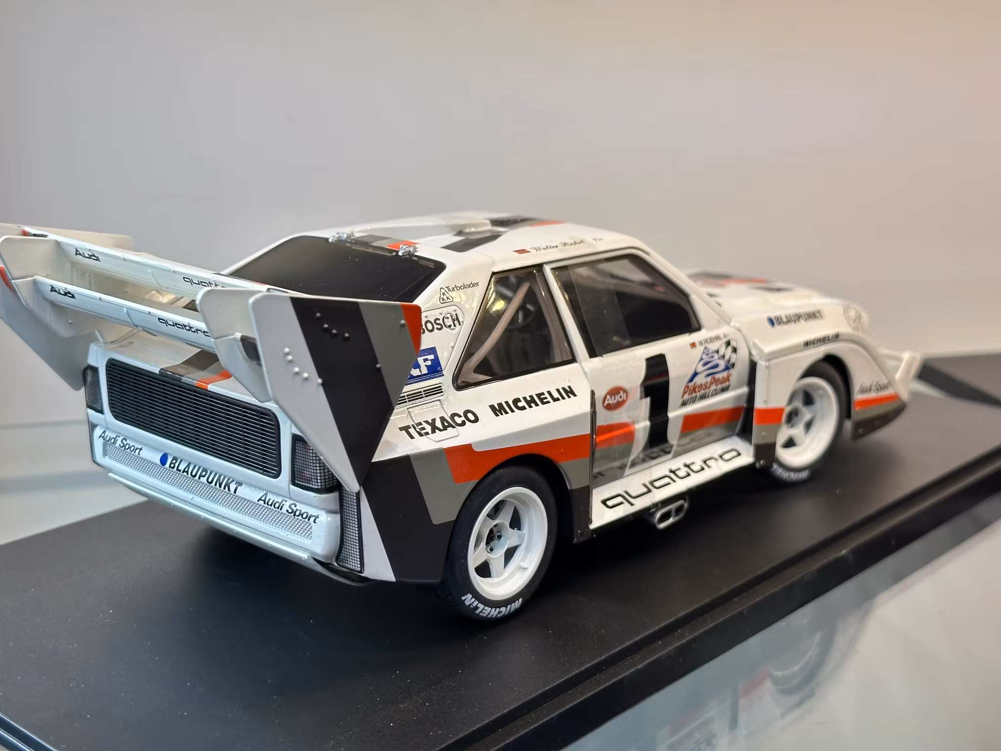 Skala 1/18 Audi S1 W.Röhrl, Winner pikes peak 1987 fr WERK83