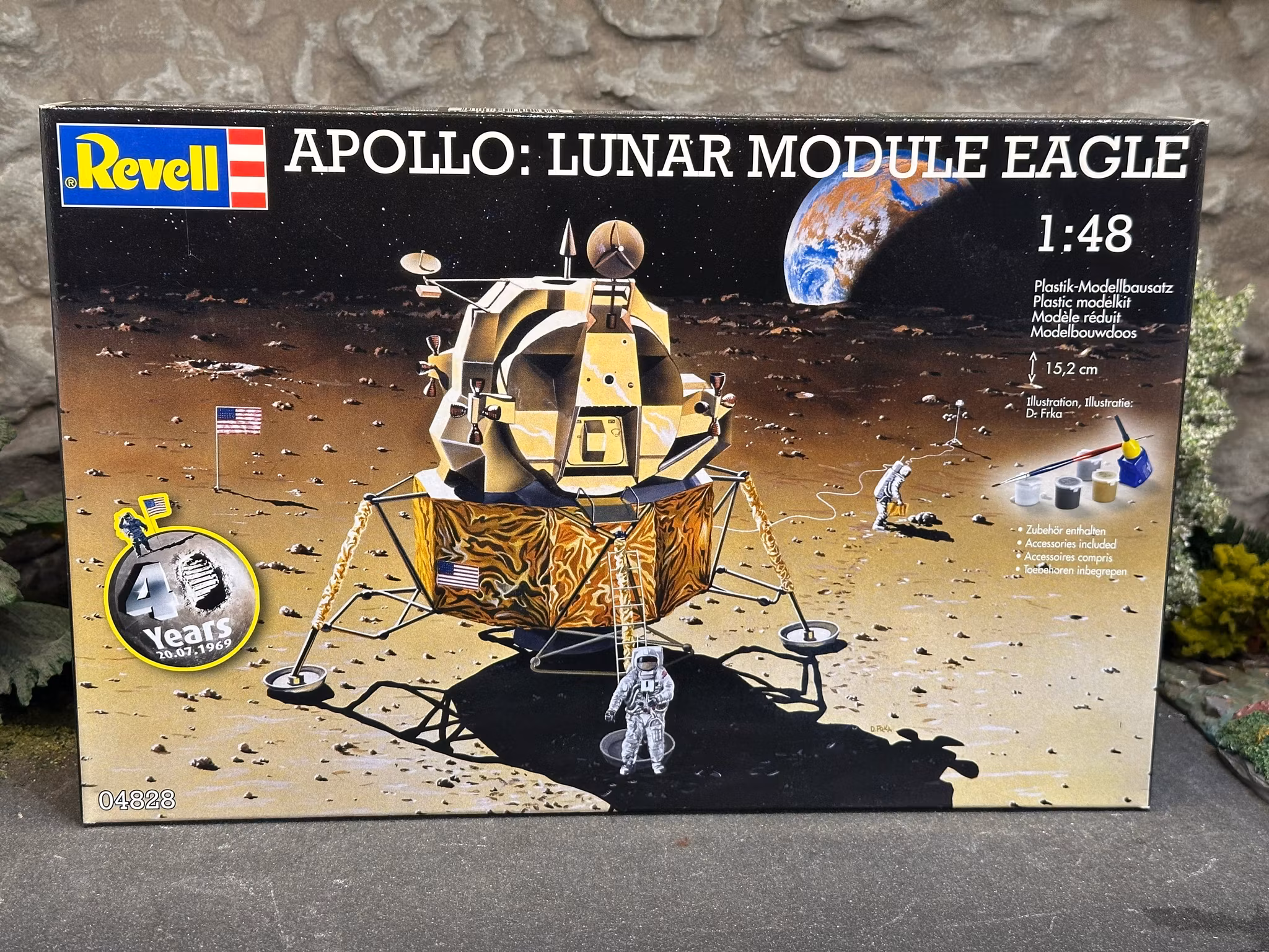 Skala 1/48 APOLLO Lunar Module Eagle, Plastic building kit fr Revell "Jubileumsmodell"
