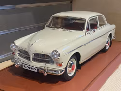 Skala 1/8 Volvo 122S Amazon in metal, w light, etc. fr Ixo Collections - Diamant8