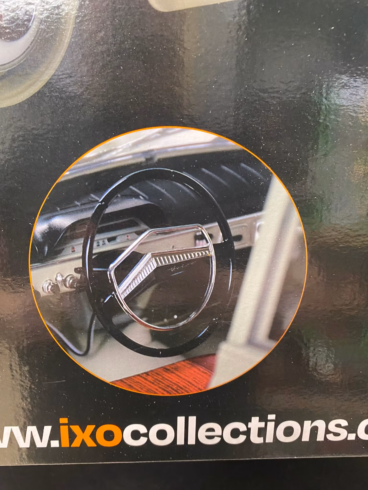 Skala 1/8 Volvo 122S Amazon in metal, w light, etc. fr Ixo Collections - Diamant8