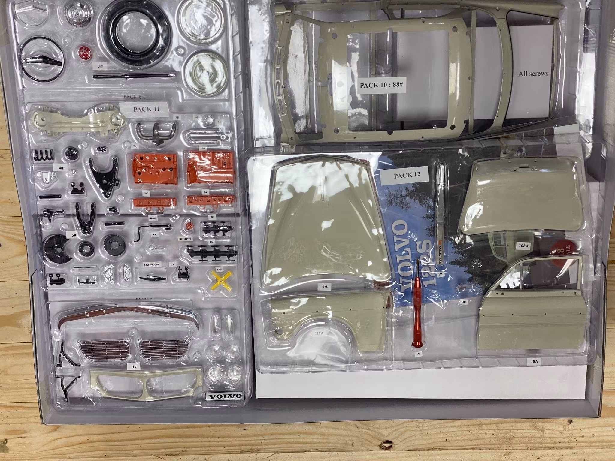 Skala 1/8 Volvo 122S Amazon in metal, w light, etc. fr Ixo Collections - Diamant8