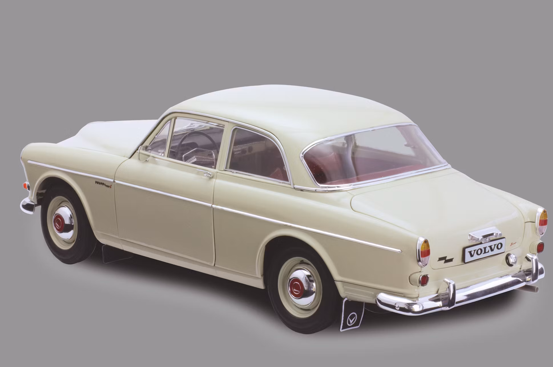 Skala 1/8 Volvo 122S Amazon in metal, w light, etc. fr Ixo Collections - Diamant8