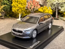 Skala 1/43 Škoda Superb IV Combi 2023' Grafite gray, fr Abrex