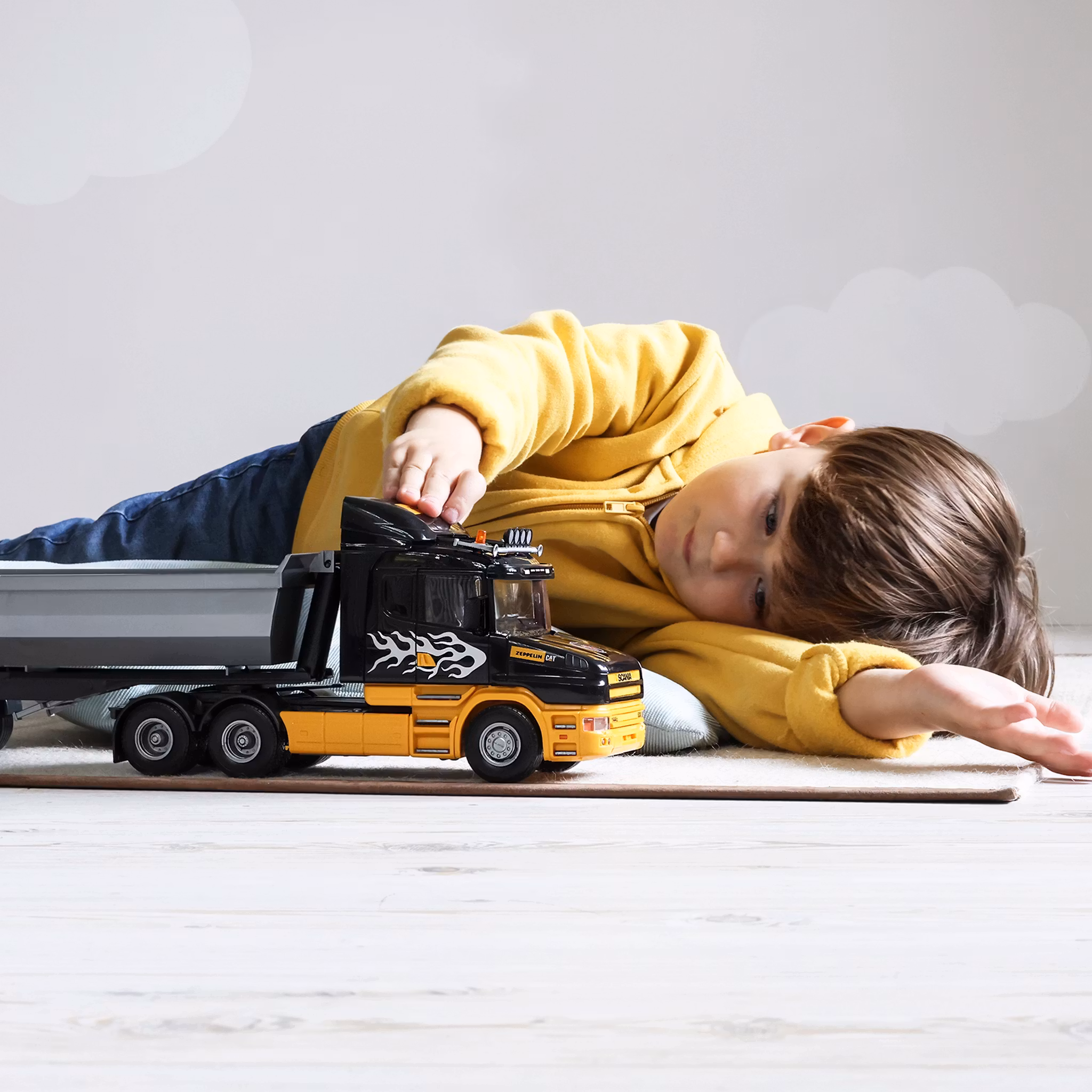 Skala 1/25 SCANIA T Zeppelin Cat, Dragare/Tarctor fr Emek 860012