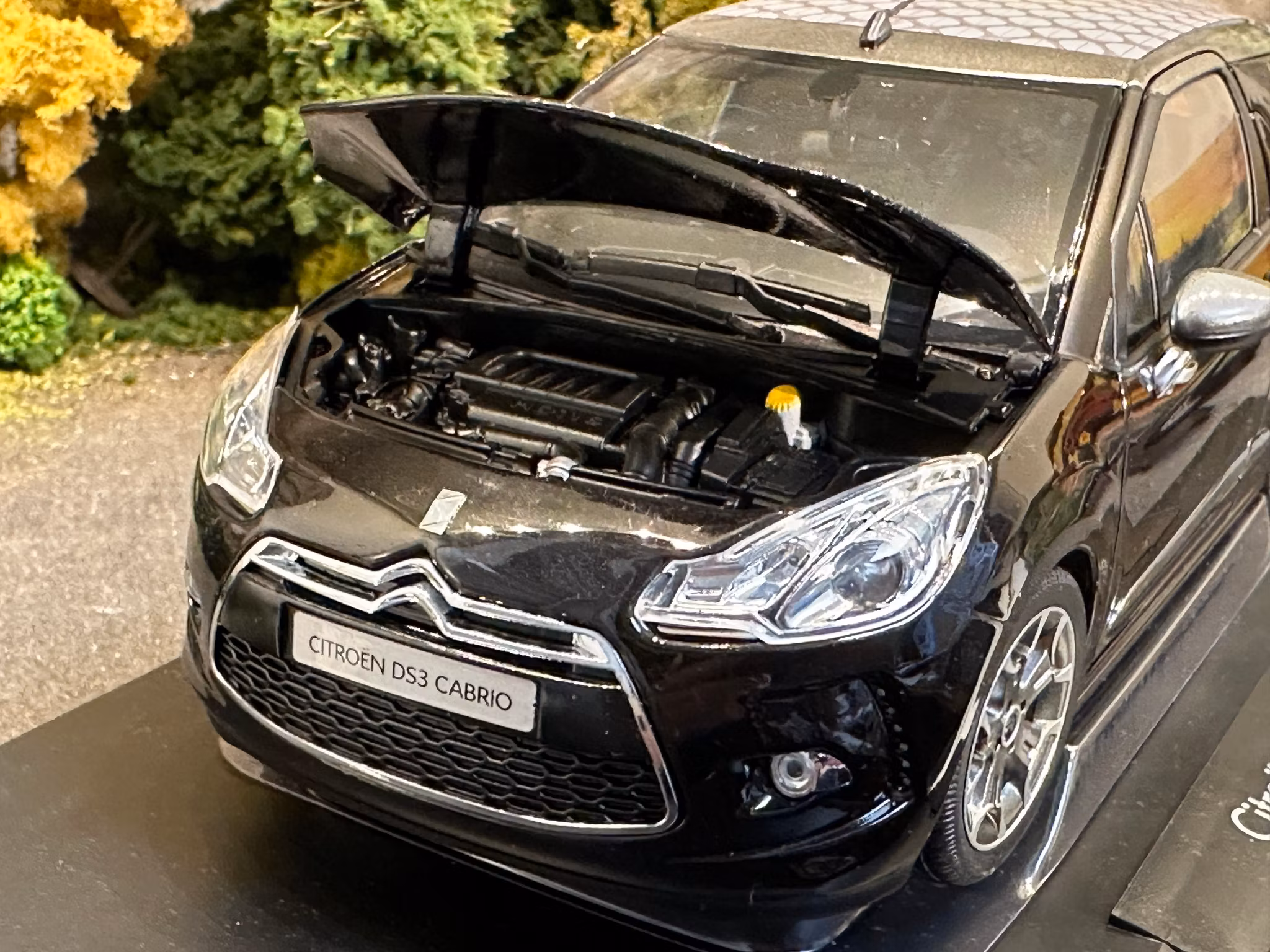 Skala 1/18 Citroen DS3 Cabrio fr Norev