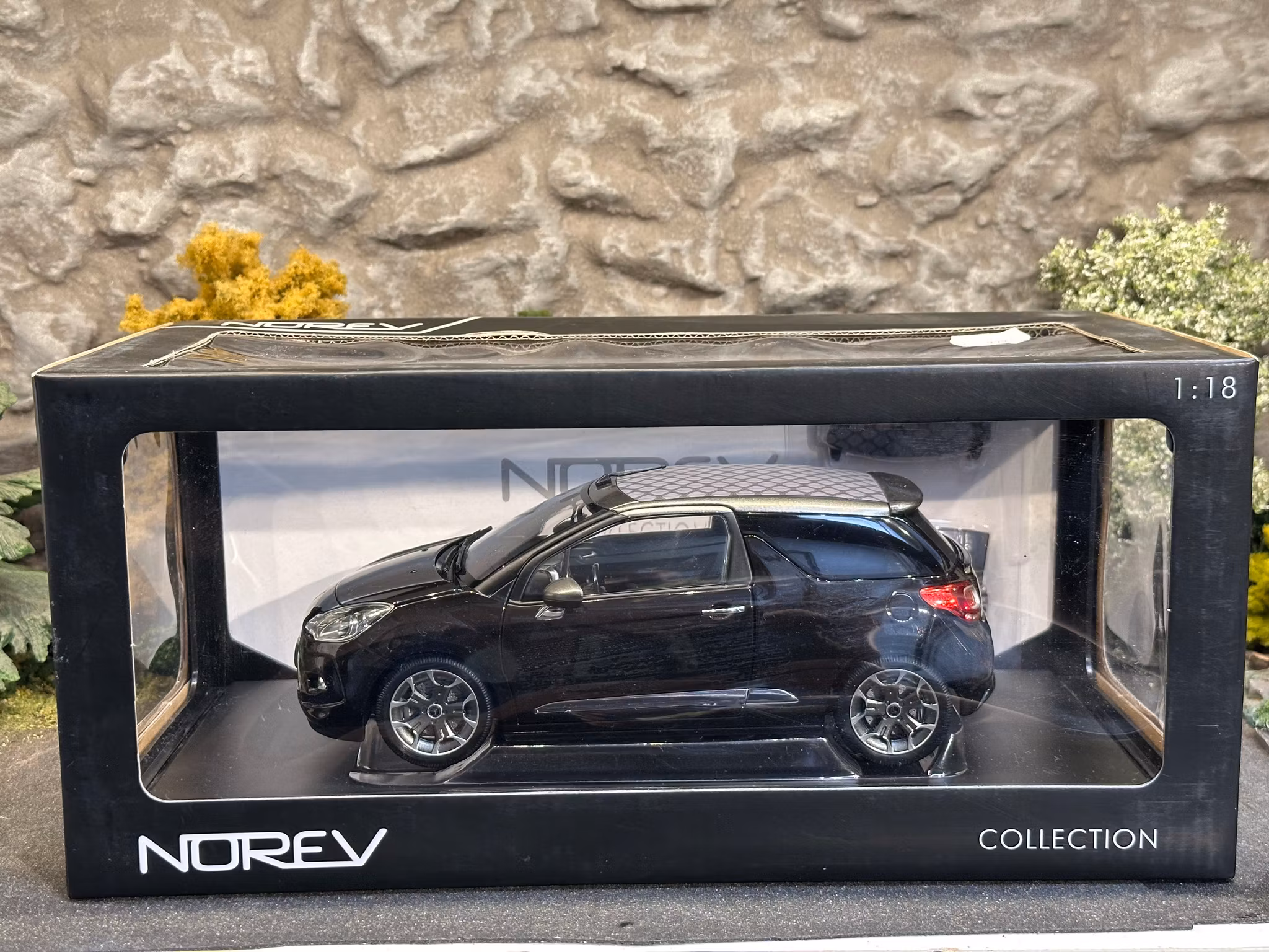 Skala 1/18 Citroen DS3 Cabrio fr Norev