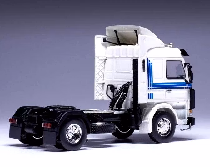Skala 1/43 Scania 142M, White with blue stipes fr IXO Models