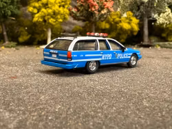 Skala 1/87 - Chevrolet Caprice Station Wagon, NYPD Police car fr PCX87