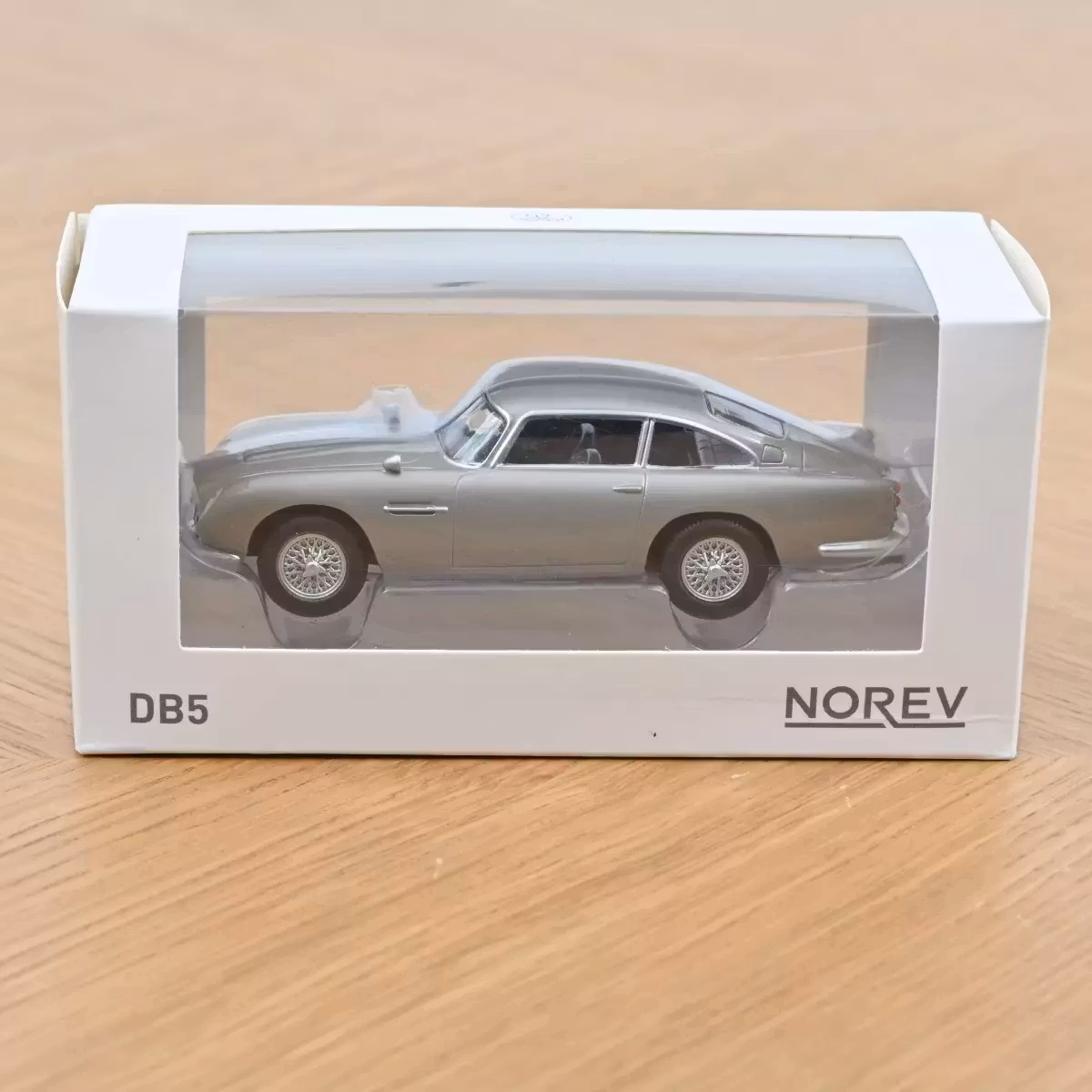 Skala 1/43 Aston Martin DB5 fr NOREV