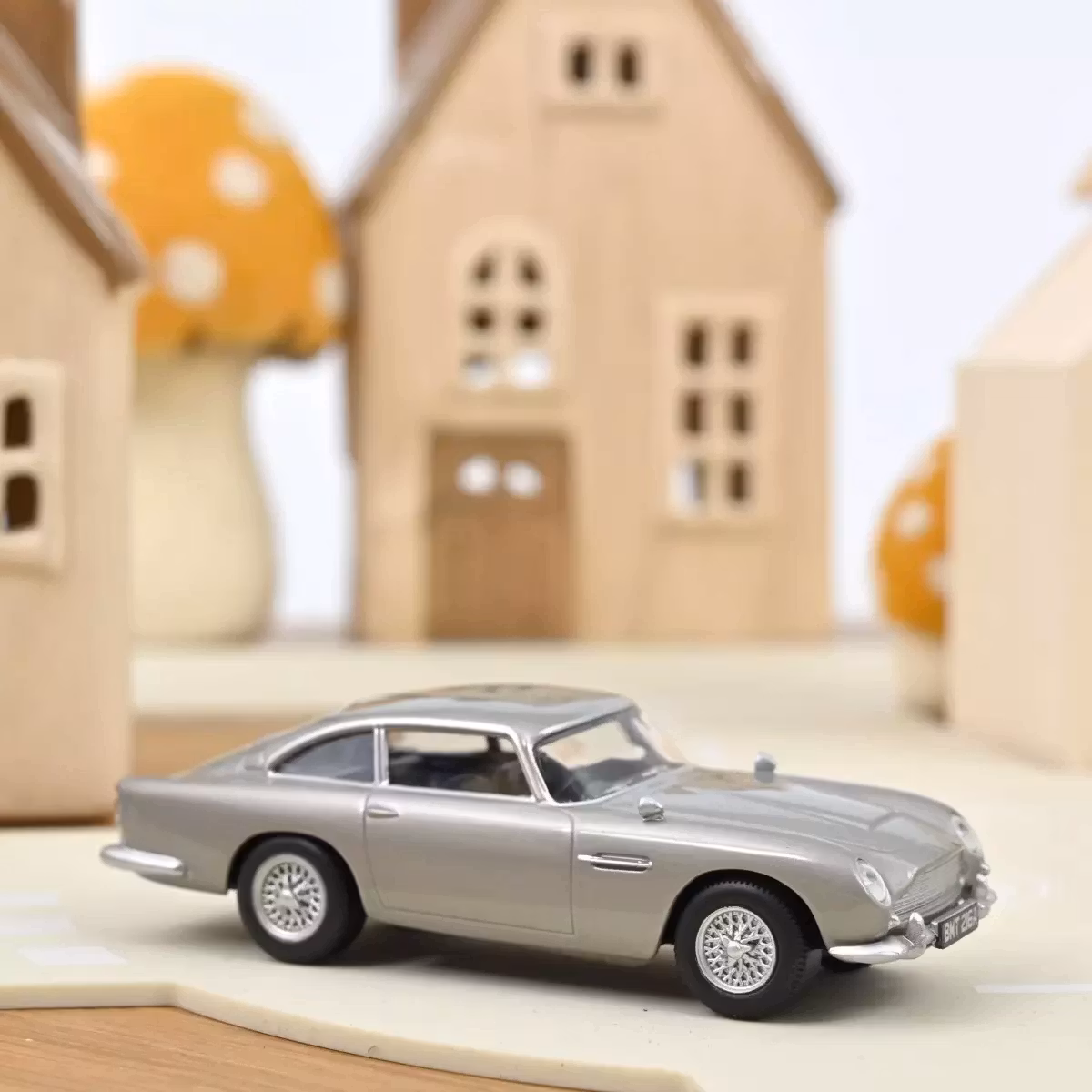 Skala 1/43 Aston Martin DB5 fr NOREV