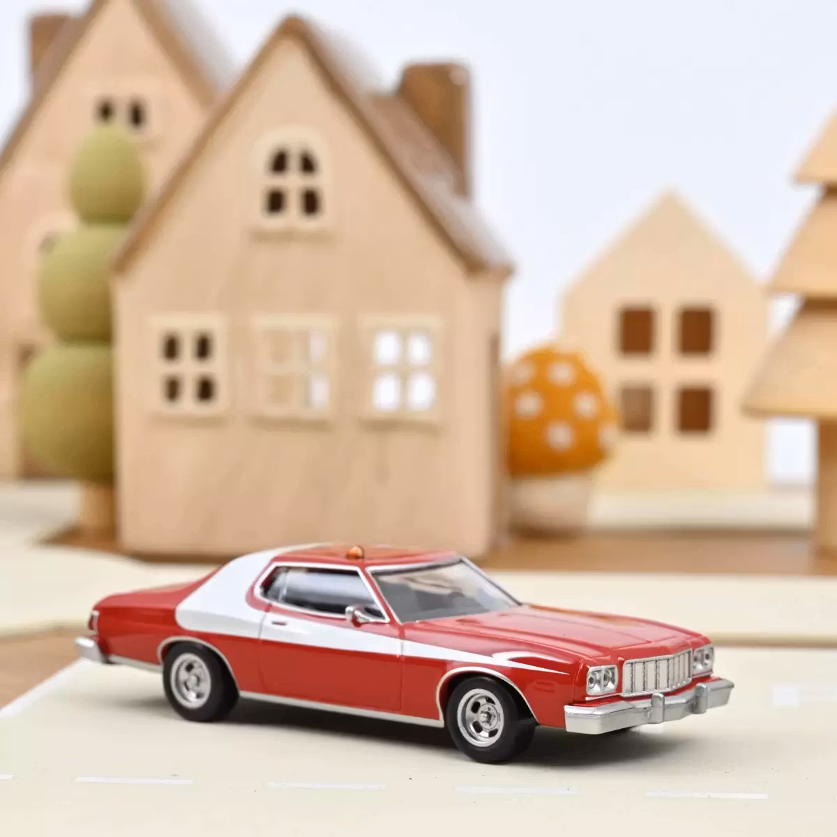 Skala 1/43 Ford Gran Torino 1975 Starsky and Hutch fr NOREV