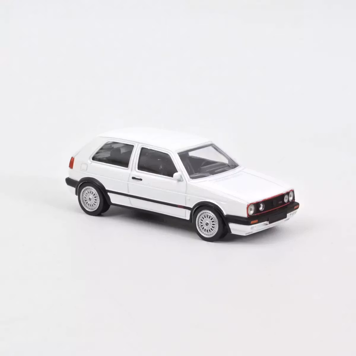 Skala 1/43 Volkswagen Golf II GTI G60 1990 White fr NOREV