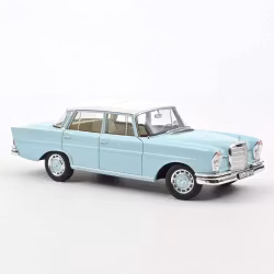 Skala 1/18 Mercedes-Benz 200 1968 Light blue fr Norev