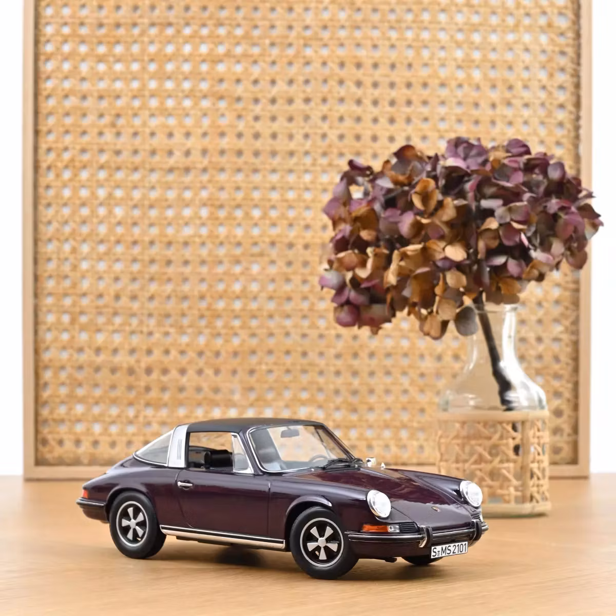 Skala 1/18 Porsche 911 E Targa 1971 Purple fr Norev