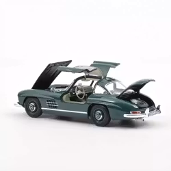 Skala 1/18 Mercedes-Benz 300 SL 1954 Green fr Norev