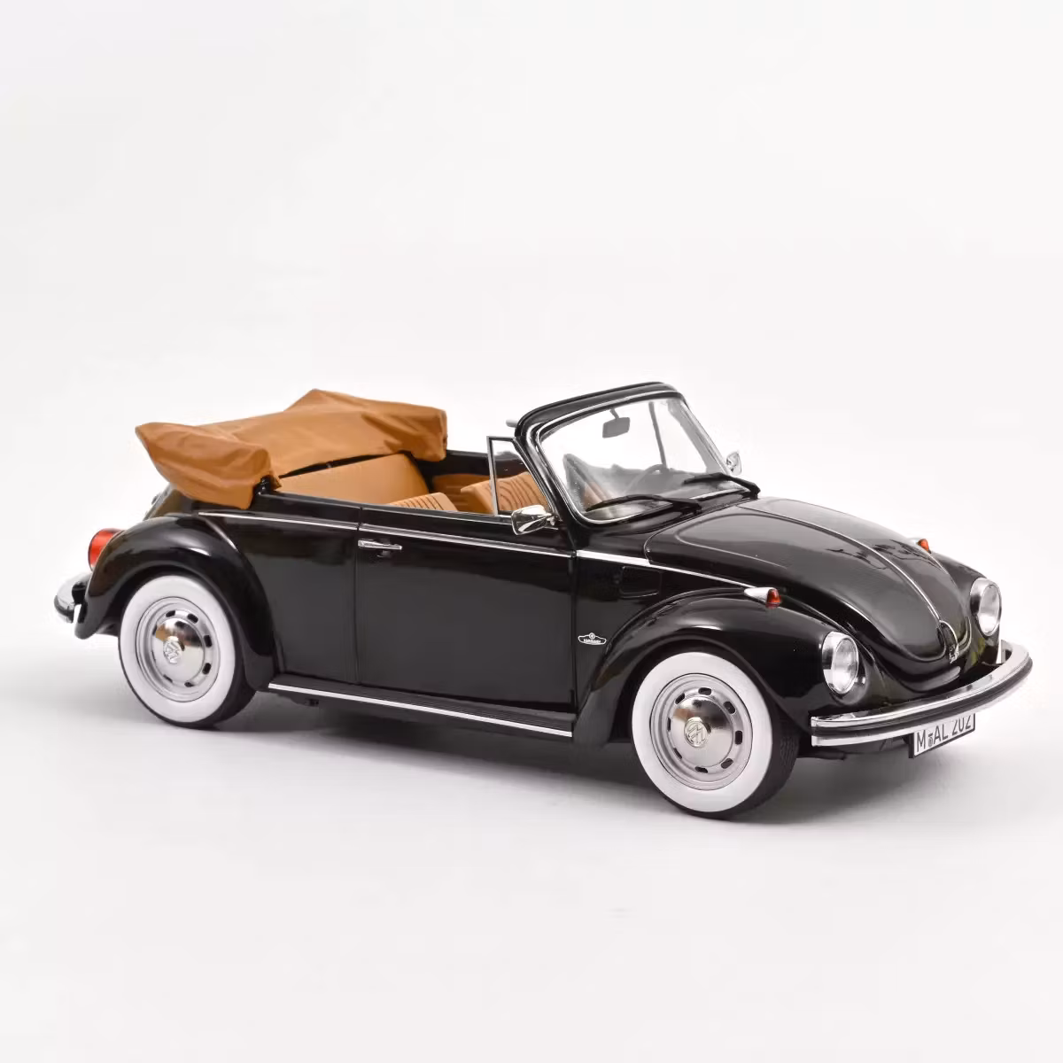 Skala 1/18 VW 1303 Cabriolet 1972 Black fr Norev
