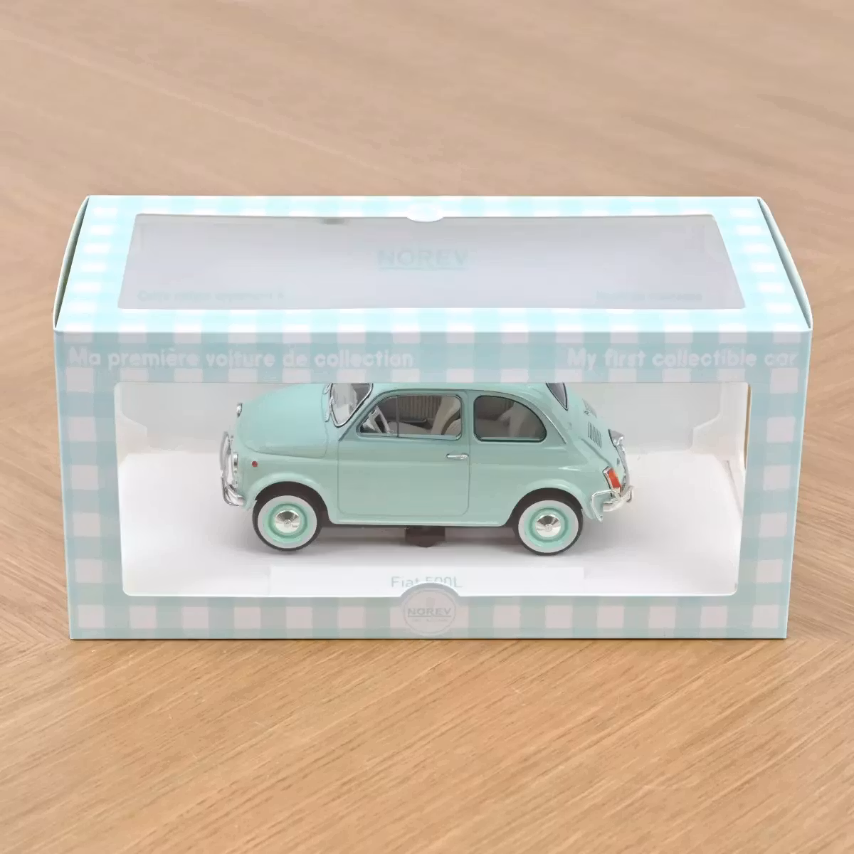 Skala 1/18 Fiat 500 L 1968 Pastel Blue Special birth pack fr Norev