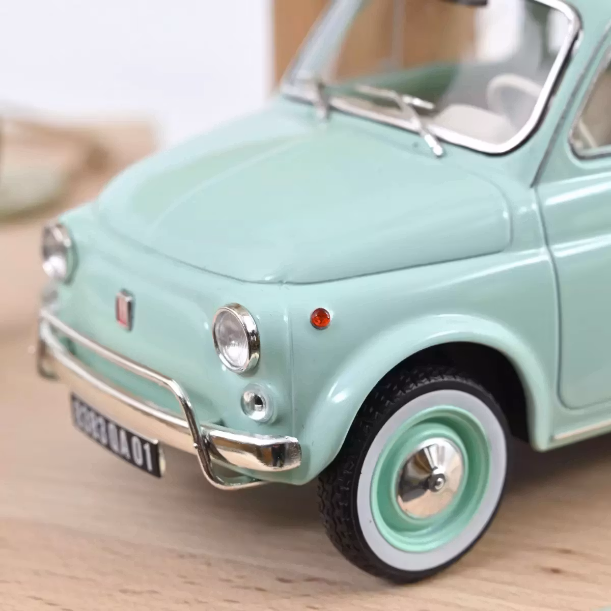 Skala 1/18 Fiat 500 L 1968 Pastel Blue Special birth pack fr Norev