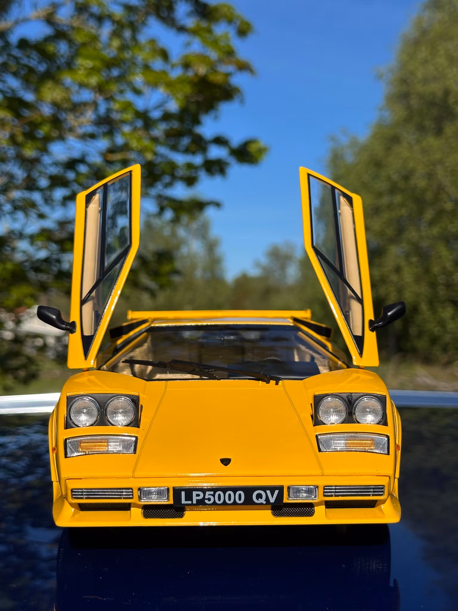 Skala 1/12 Lamborghini Countach LP 5000 QV Yellow 1985 fr KK-Scale