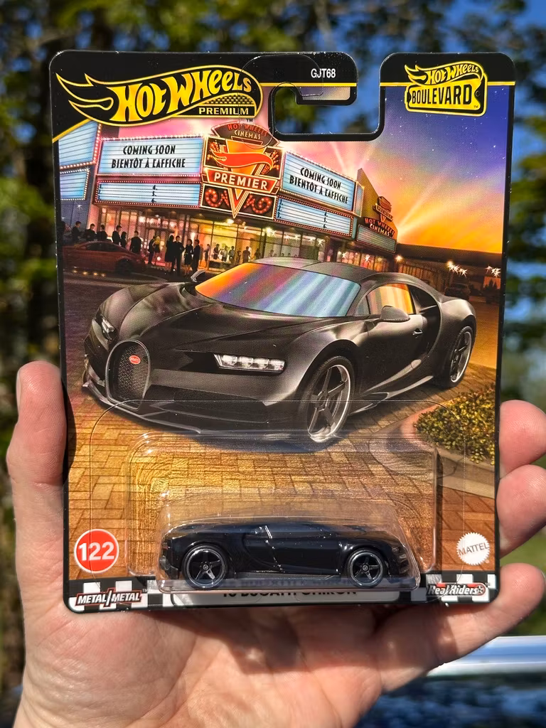 Skala 1/64 Hot Wheels Premium, Boulevard: Bugatti Chiron 16' - Car Culture