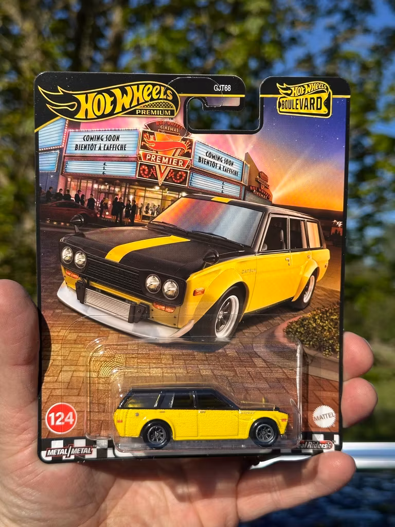 Skala 1/64 Hot Wheels Premium, Boulevard: Datsun 510 Wagon - Car Culture