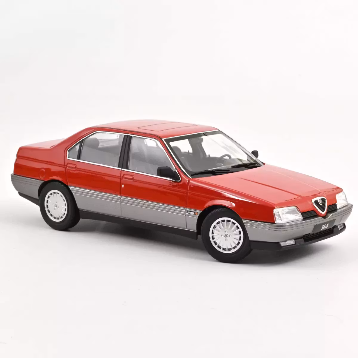 Skala 1/18 Alfa Romeo 164 1991 Rosso Alfa fr Norev
