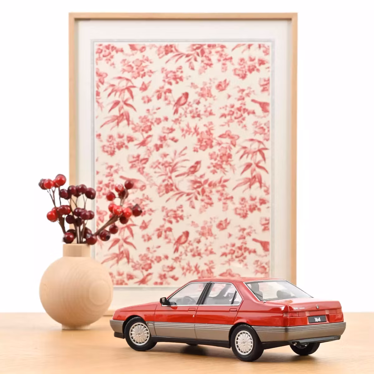 Skala 1/18 Alfa Romeo 164 1991 Rosso Alfa fr Norev