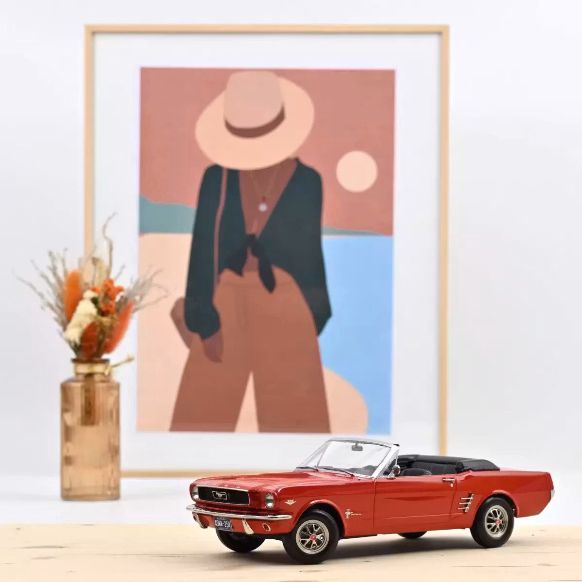 Skala 1/18 Ford Mustang Convertible 1966, Signal Flare Red fr Norev