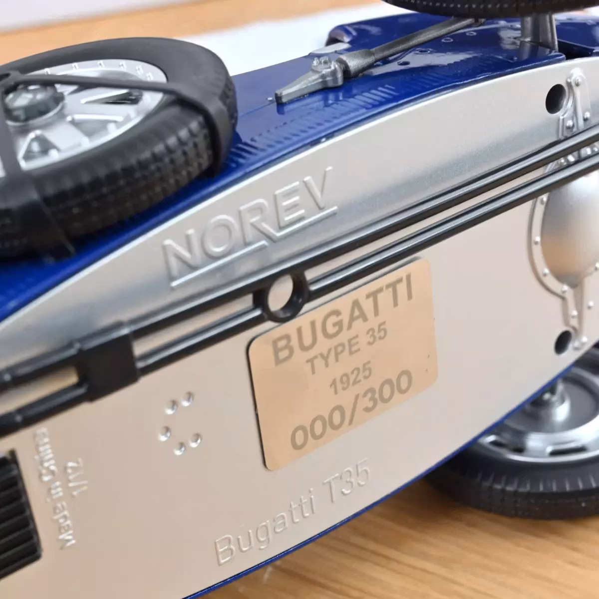 Skala 1/12 Bugatti T35 1925 Dark Blue fr Norev