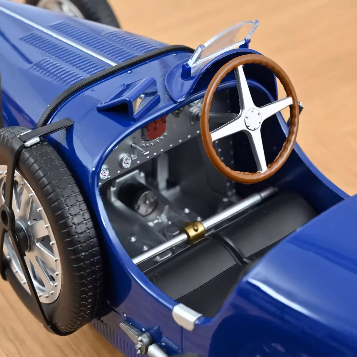 Skala 1/12 Bugatti T35 1925 Dark Blue fr Norev