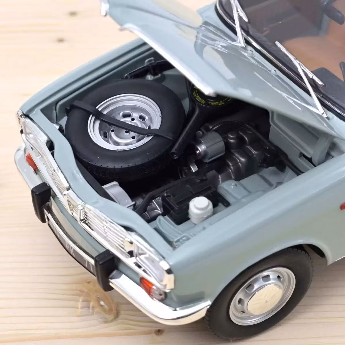 Skala 1/18 Renault 16 1968 Light Blue fr Norev