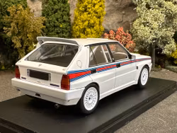 Skala 1/24 Lancia Delta Integrale 16v (1989) White fr WhiteBox