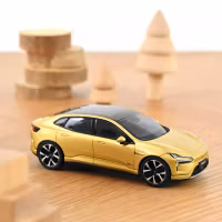 Skala 1/43 Polestar 4 2024 Gold fr NOREV