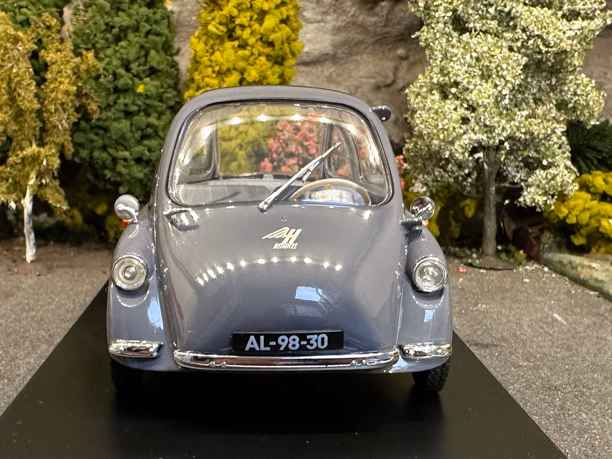 Skala 1/18 Heinkel Trojan, Grey fr Oxford Automobile Company